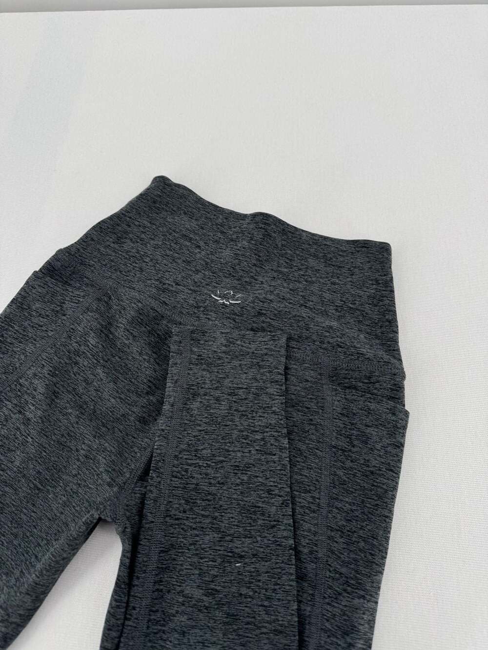 Beyond Yoga Activewear Leggings Size S Gray Spacedye Pocket